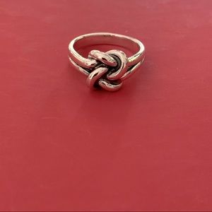 James Avery - Orig Bold Lovers Knot Ring - Sz 8.25